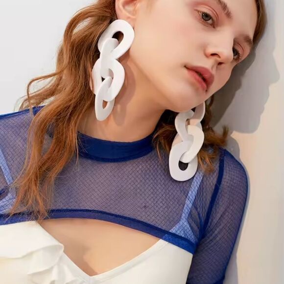 New ZARA white acrylic geometric big statement dangle earrings - Picture 3 of 7